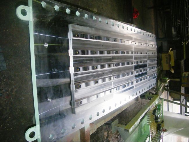耐摩耗鋼板HARDOX500 プレスガイド　機械加工