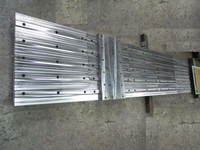 耐摩耗鋼板HARDOXガイド｜株式会社共和工業所