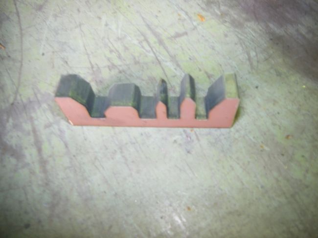 耐摩耗鋼HARDOX500 歯状部品(レーザー加工)